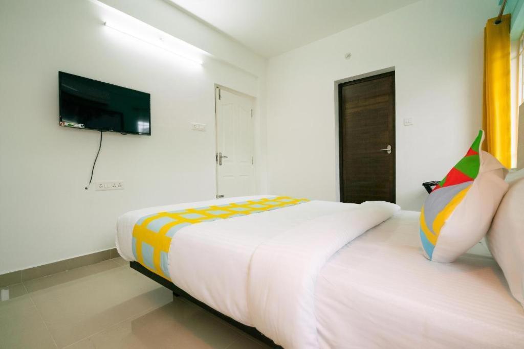Flamingo Suites Kochi Esterno foto