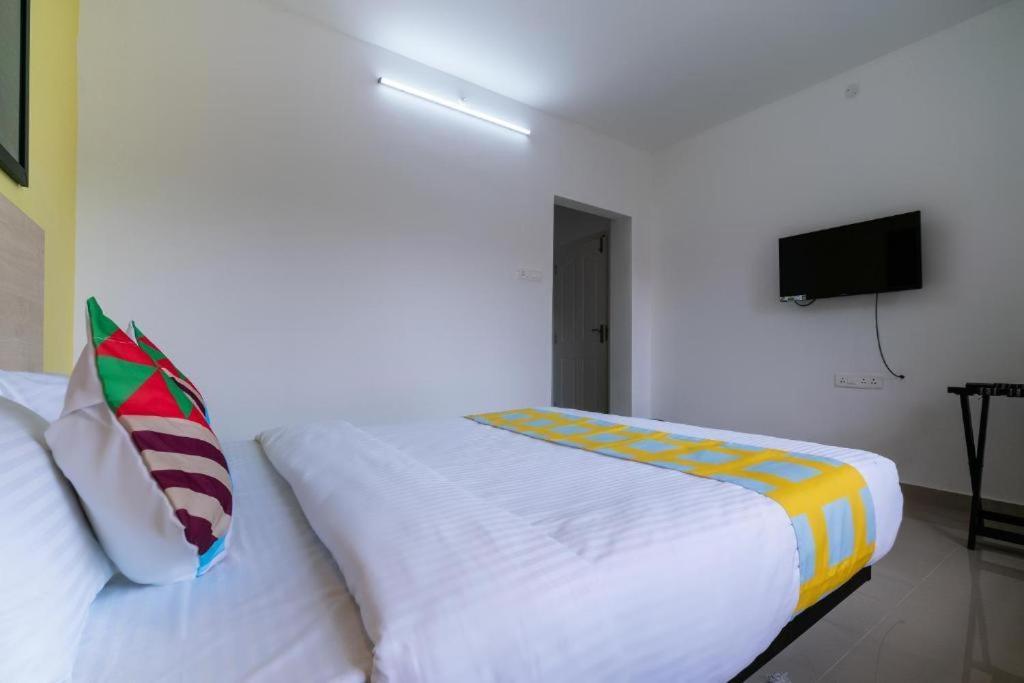 Flamingo Suites Kochi Esterno foto